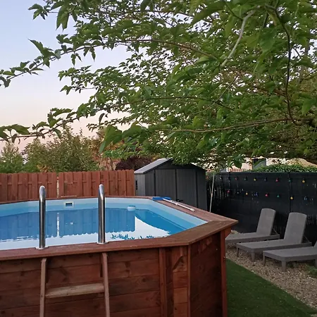 L'entre Deux Vignes 4* Brizambourg